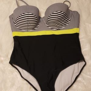 Swim suit
